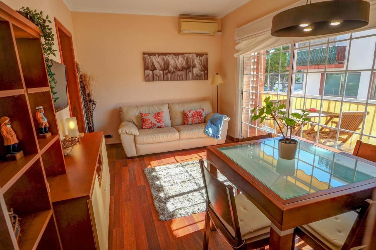 The Beach Apartment By Hello Homes シッチェス エクステリア 写真